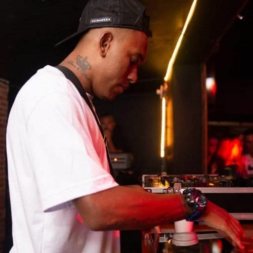 MC GN SHEIK - TO NA MINHA BASE MUITO CHAPADÃO  (( DJ HL DE NITERÓI ))