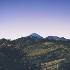 Naik Naik Ke Puncak Gunung - Ibu Sud