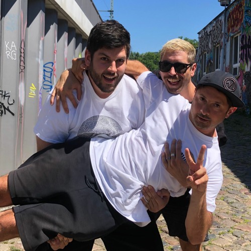 "Komisch Elektronisch" Radioshow Juli 2022 (Guest: Prismode & Solvane)