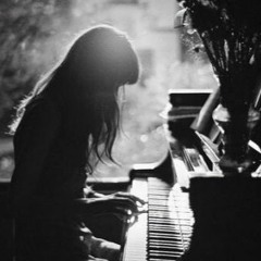 Cô gái và cây dương cầm - cover by River