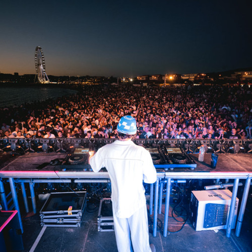 Upsilone - At night (extended)