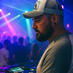 House Tribal in The Gardens Klub