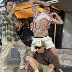 I kissed a giiiiiirl<333 prod. @oppsgonecrazyy + @!s4ylorr