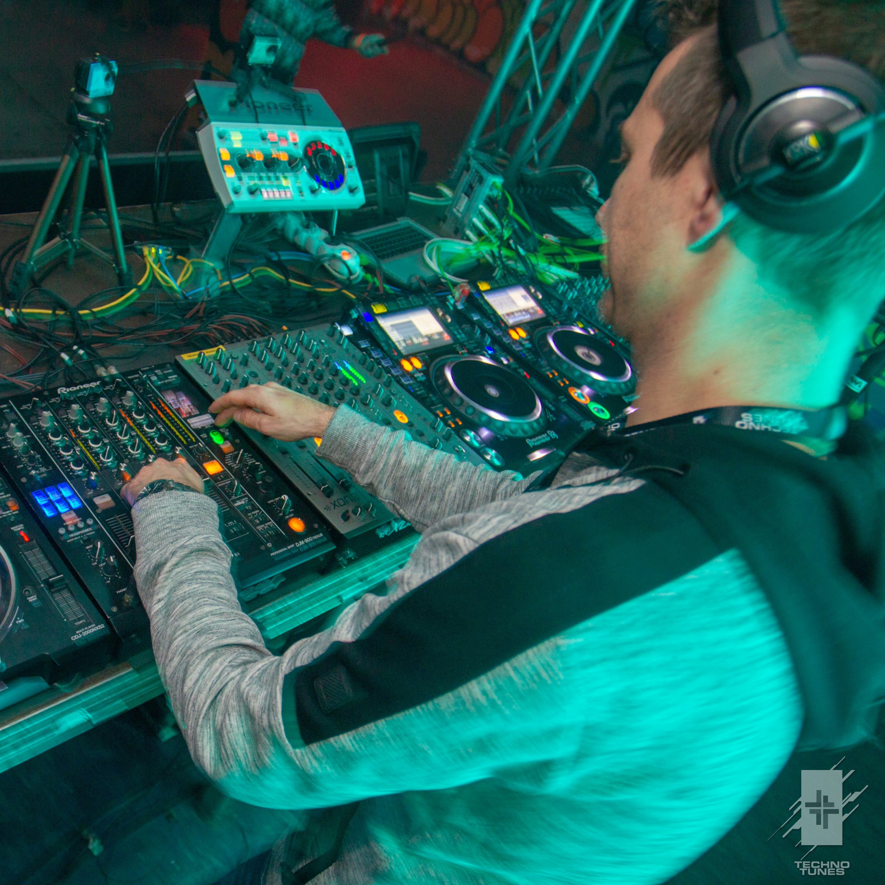 DJ WestBeat (Official)