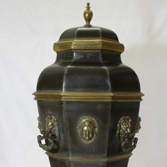 A series of personal questions addressed to a Theriac urn formerly used in the Hôtel-Dieu