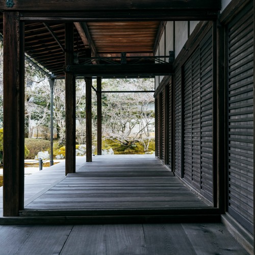 5 Unbeatable Benefits of Installing a Free-Standing Awning