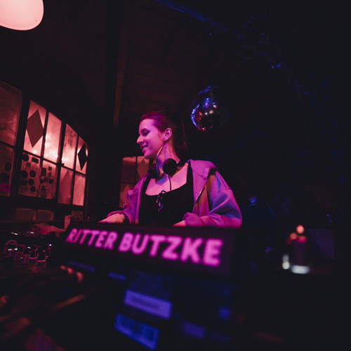 Hüttenbar Closing @ Ritter Butzke Femquency Showcase