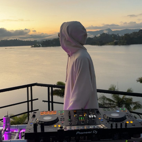 Tomorrow In Guatape👦🏽🎮 ( BONUS SET)