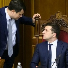 Зеленский убирает последнего члена команды — политолог
