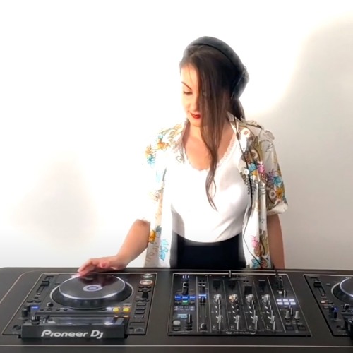 ZOYA-Melodic Techno/Progressive House Set