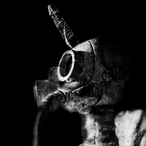 F = G * Mm / r 2 ✞