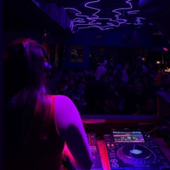 britty. TV Lounge Holiday House Banger [revisited]