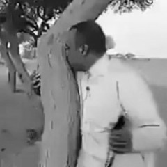 علي آل صبيح | أعيش الحزن مع كل من يفتقد غاليه لو أشوف غصنٍ جف ساقيه عانقته