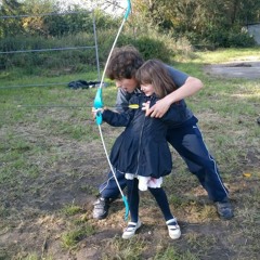 عيش واحضن دموعك