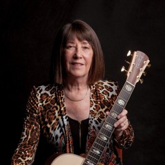 Rosa interviews singer Claire Roberts - February 26, 2023