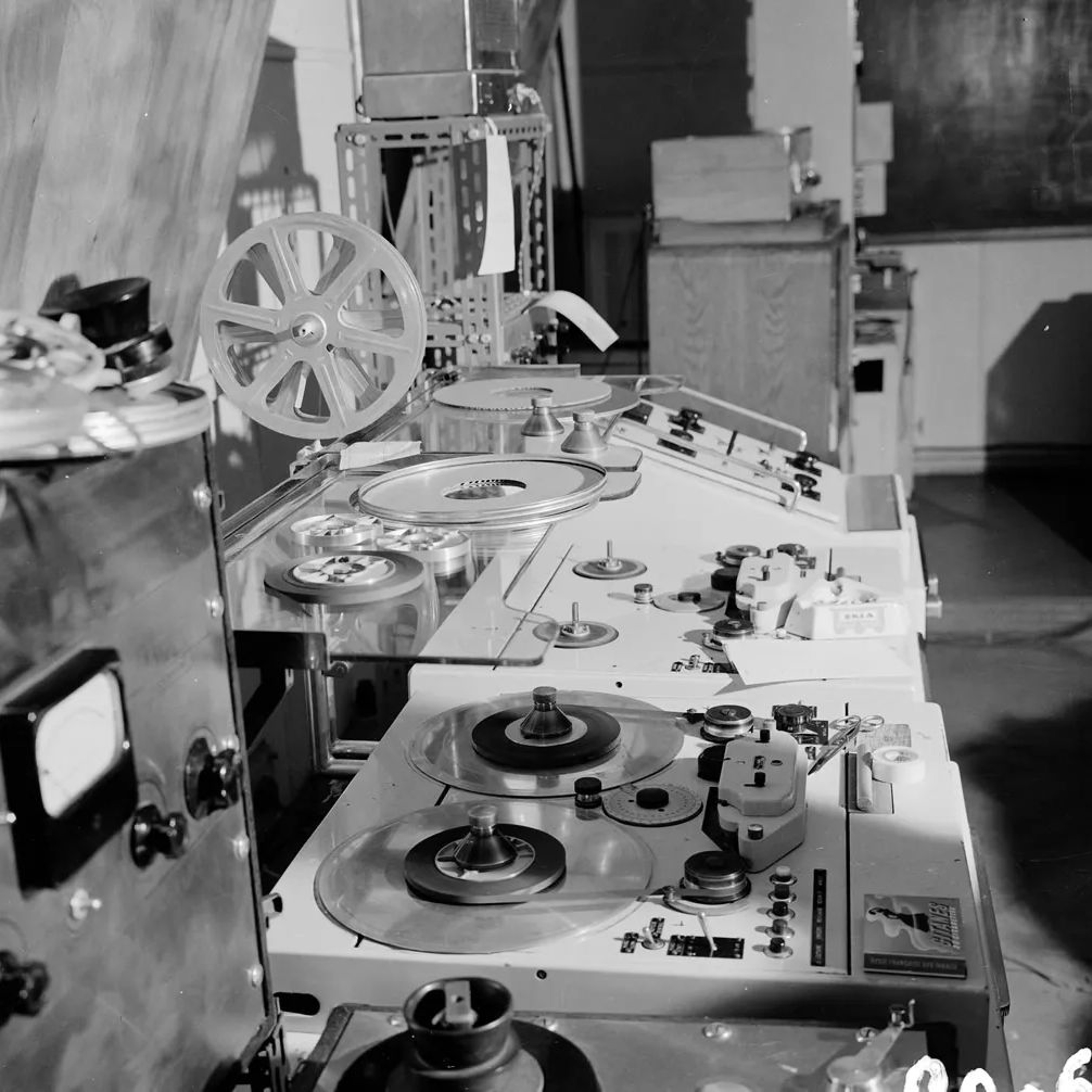 ANALOGICAL EXPERIMENTAL SOUNDS 17.5.25. episode artwork