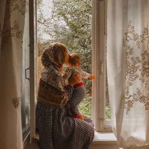 يا لَيْتَنِي لم أَقُلْ أُفٍّ لها أبدًا