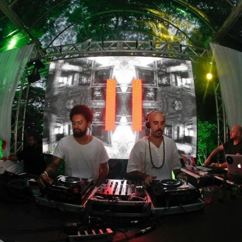 Vitor Munhoz B2B Fellipe Octavio (XMAS 2018- Live REC @Mansion)