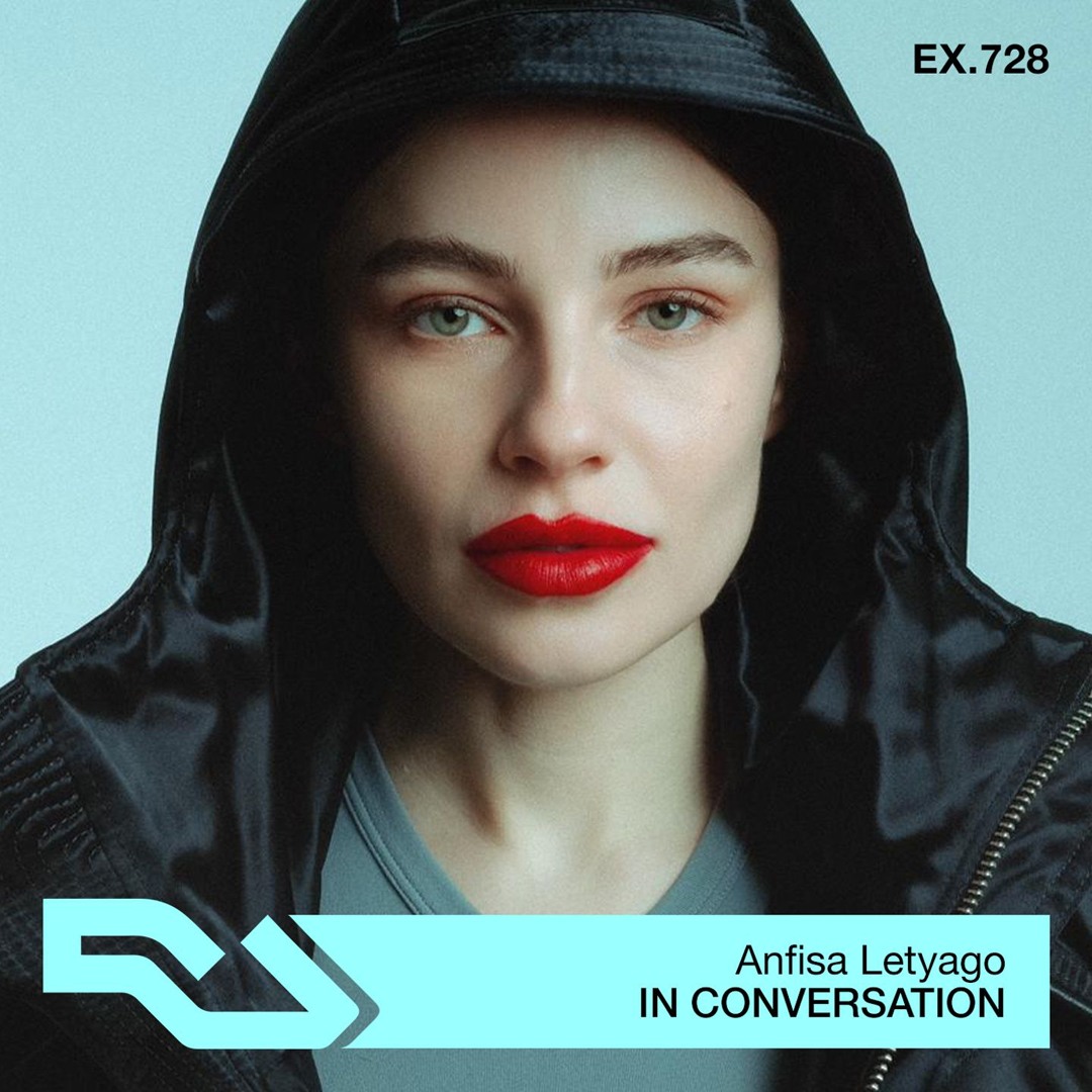 Boglangan qiz jinsiy aloqa mashinasida otiradi. Tomosha qiling. Cytheria va uning kuchli orgazmlari