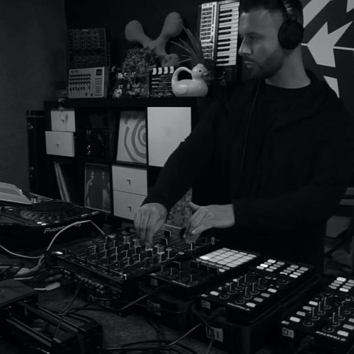 Stream Lockdown Hybrid DJ Set at MAF Studio 2021 by VIKTOR___ABAI | Listen  online for free on SoundCloud