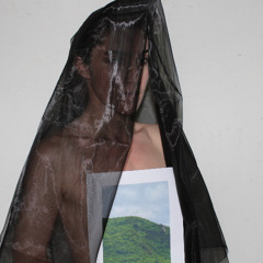 Avanziamo la notte con passo preciso ed insicuro