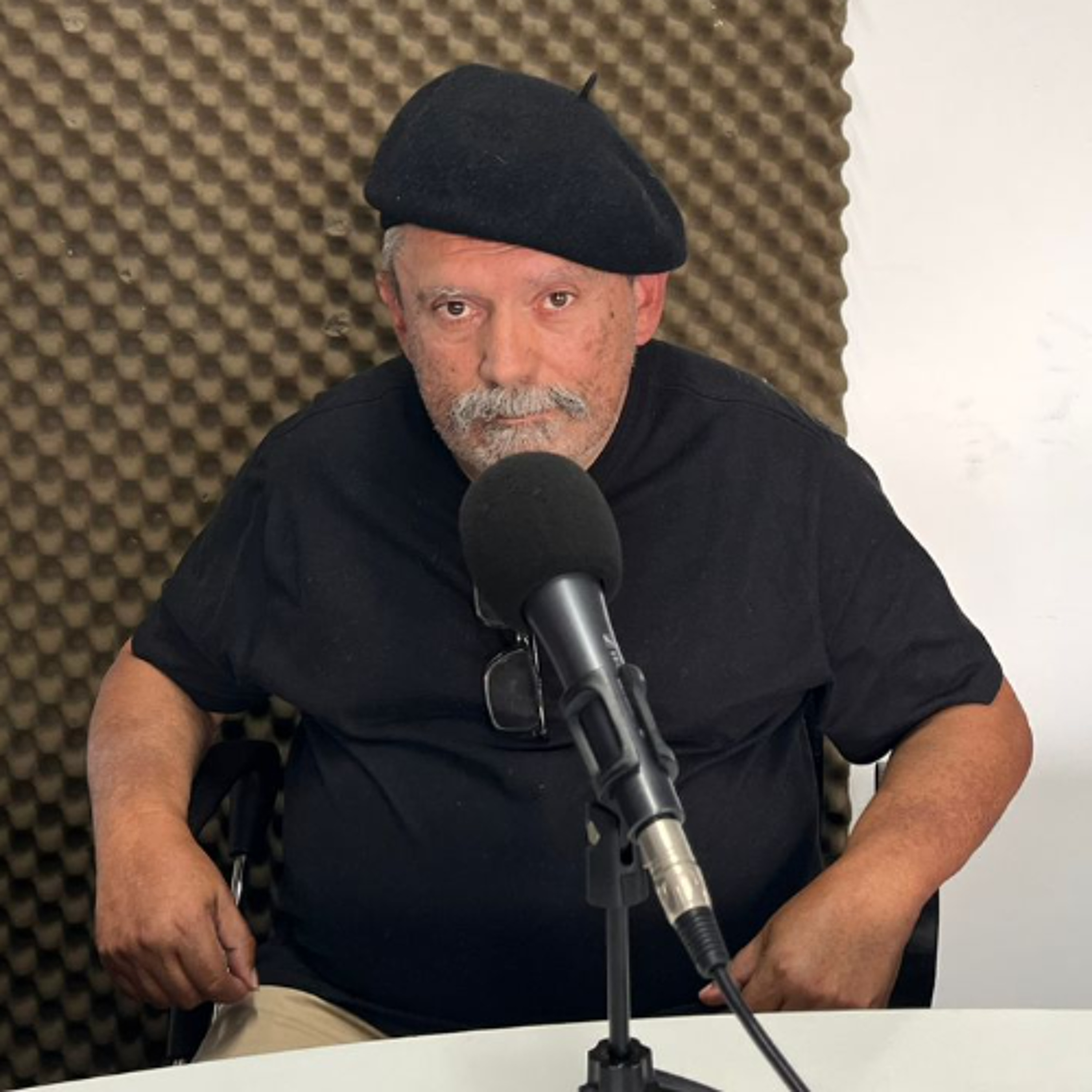 Entrevista con el artista Enrique Sierra en su visita a Manizales episode artwork