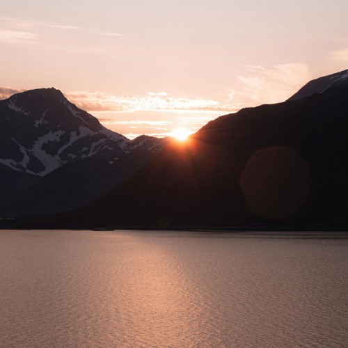 Happy Day – Relaxing Background Music