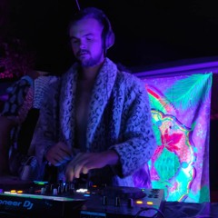 This is DJ Yaman -  Samplemix For Festivalseason 2022 - Melodic Techno