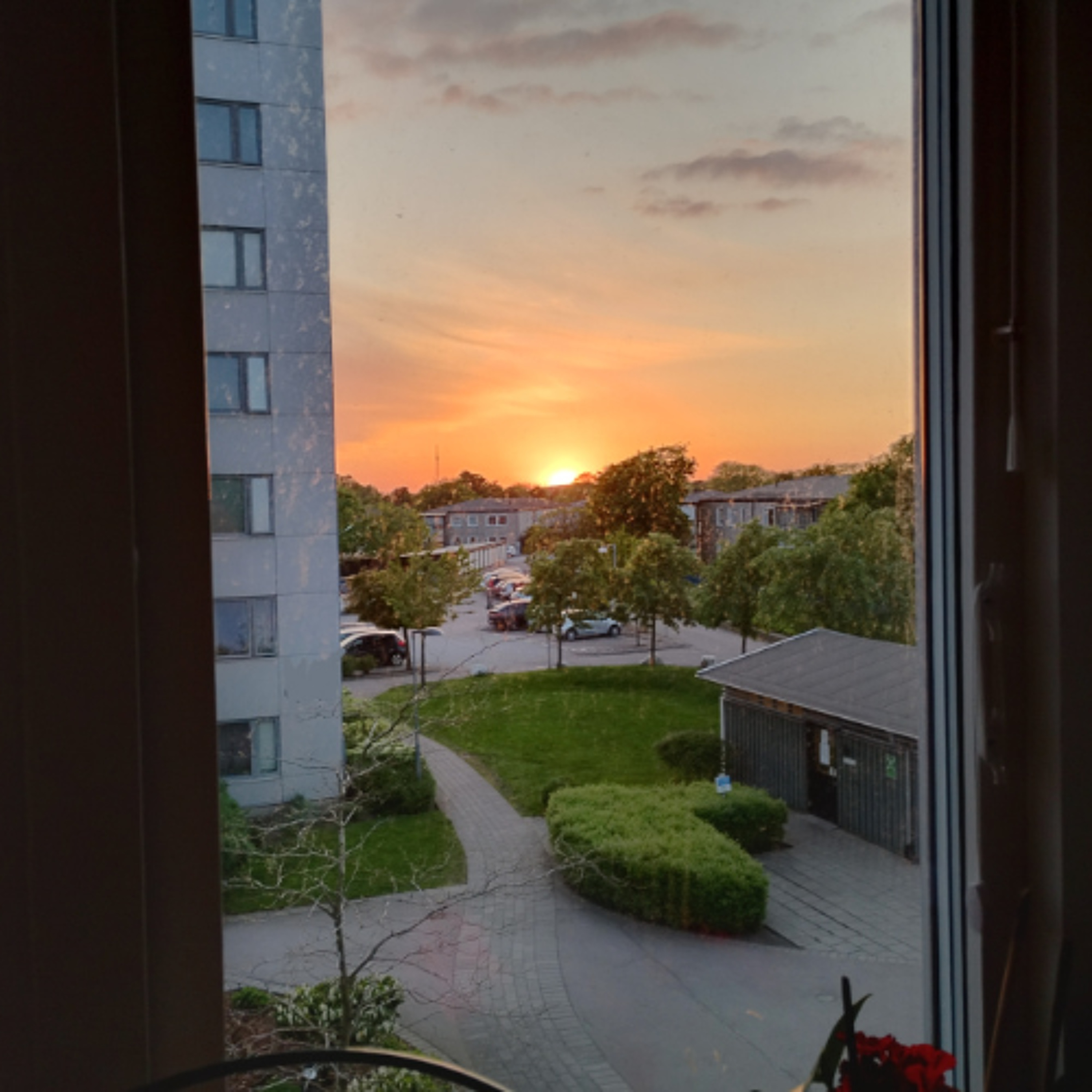 When the sun go down outside my house episode artwork