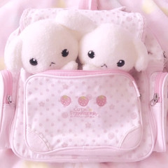 (っ＞ω＜)╮三🔪🩸