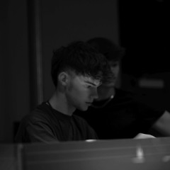 Timeless Grooves | RØBN b2b Läufèr @RiA.33 10.10