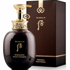 11 CELEBRITIES WHO WORKED AT HOOTERS