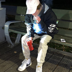 WHITESTEE- FREE FEAT PRETTYDOMMY