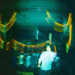 Next door Live in LINK