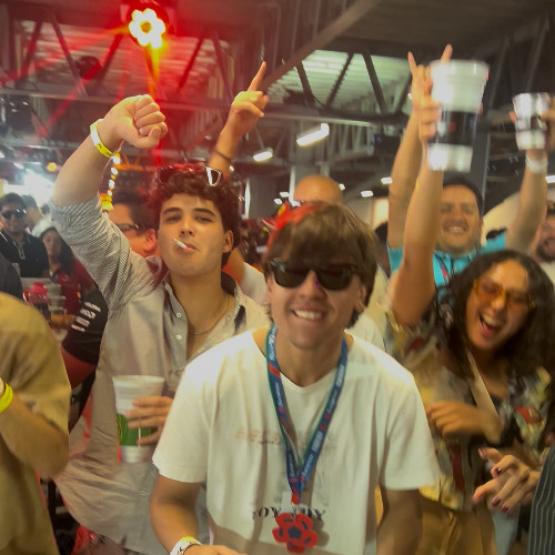 HETERO-FRIENDLY SET AT FORMULA 1 🏁