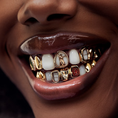 SWEET TOOTH (WATCH ME EAT)