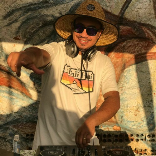 BLACK GROOVE SUNSET