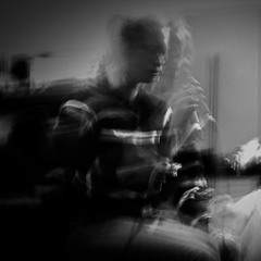 B F E Feat Naomi Sijmons op Radio Klara-Initiation a une Drogue Audible Live@Vooruit,Gent