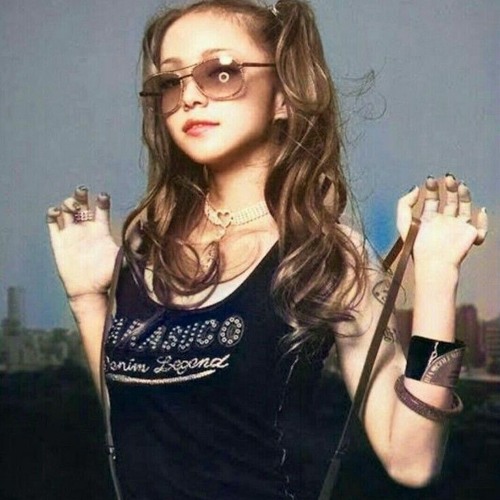 安室奈美恵 （安室奈美恵はヒールを履いた美しきアスリートだ