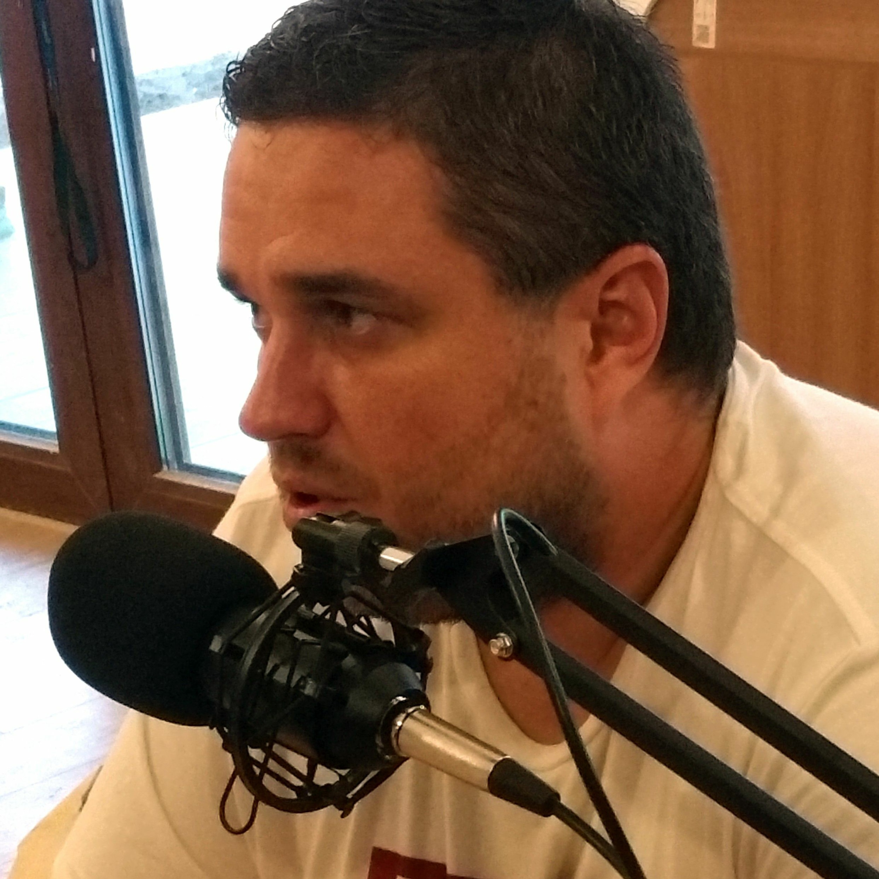 Gumicsizma és Okosteló