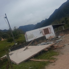 Sindicato dos Mineiros se une em campanha para reconstruir telhado de casa que foi levado pelo vento