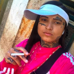 - Cabelo disfarçado,beck do bom na orelha,trajadão de Lacoste,parafal na bandoleira,trajadão de Lacoste,parafal na bandoleira,de ronda de meiota palmeio a favela inteira,de ronda de meiota palmeio a favela inteira...😎🎶