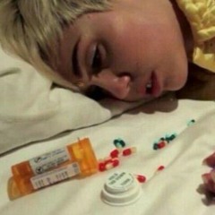 Gxthic, Shhhine – Тает (Melts) Lyrics