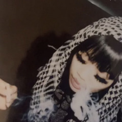 Locket (p. donrondo + heyylotus)