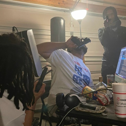 @AJQUESTIONMARK x @DJSWEENDAWG x @1LUHEAZY - AKON (Prod.NBOMe) #ONLYFRNSFRIDAYS