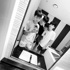 Đừng Ai Nhắc Về Cô Ấy Remix.mp3