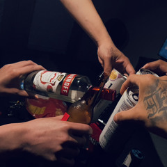 𝐛𝐚𝐜𝐤 𝐩𝐨𝐫𝐜𝐡 🍻