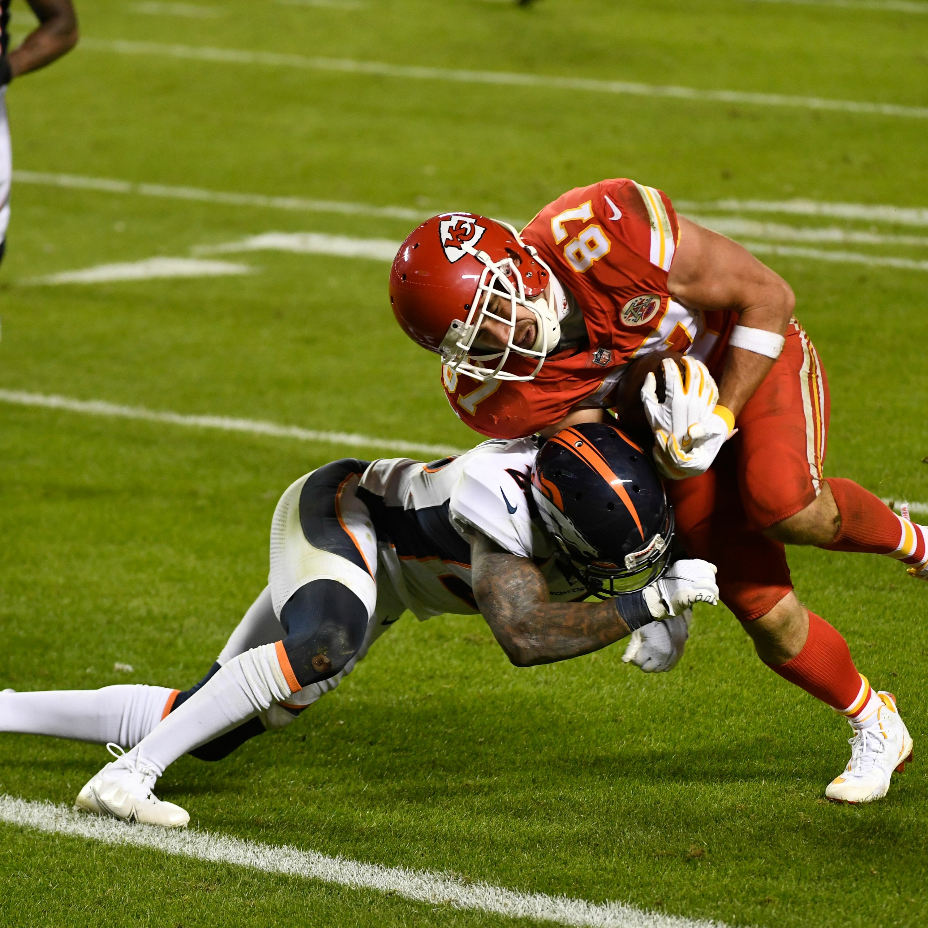 Ep. 205 -- Broncos head to Kansas City for primetime showdown with AFC West lead at stake episode artwork