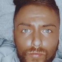 Holding Me Kissing Me (Que & Rkay Scratching)