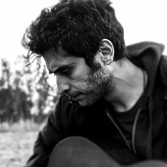 دست برنمی‌داشت